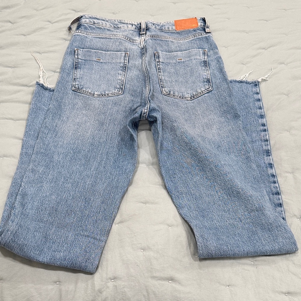 Zara High Rise Light Blue Jeans - Picture 4 of 8